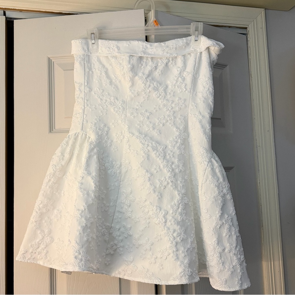 Lucy in the Sky White Strapless Dress